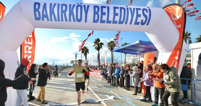 Bakırköy Belediyesi, Merrell ortaklığıyla "24 Kasım Öğretmenler Günü Koşusu" düzenleyecek.