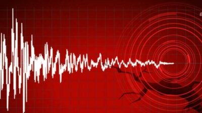 Balıkesir'in Sındırgı ilçesinde saat 11.46’da 4,4 büyüklüğünde deprem meydana geldi.