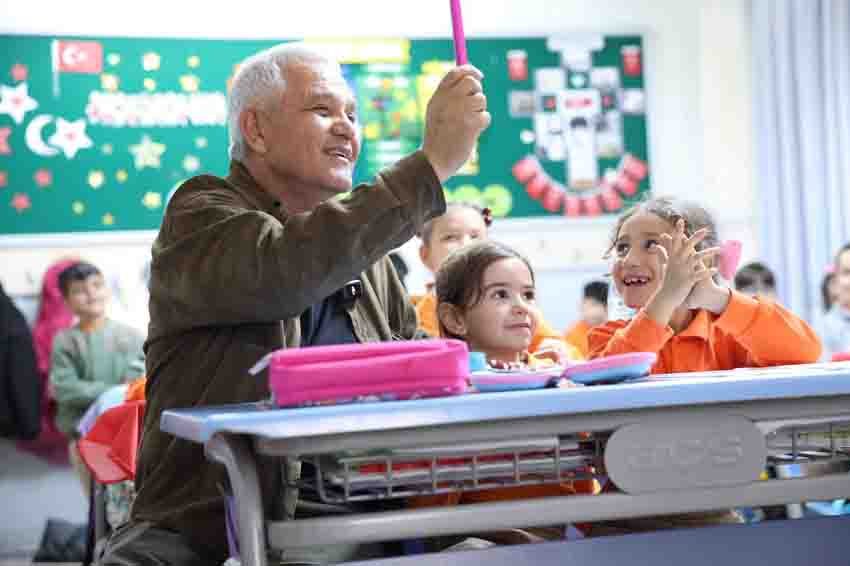 Mamak Belediye Başkanı Veli Gündüz Şahin, 24 Kasım Öğretmenler Günü