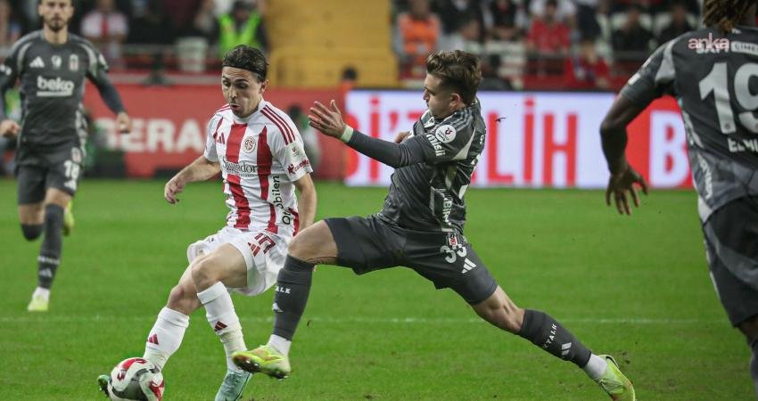 Beşiktaş, Antalyaspor’u 3-1 mağlup etti Beşiktaş, Süper Lig’in 12. haftasında konuk olduğu Antalyaspor’u 3-1 mağlup