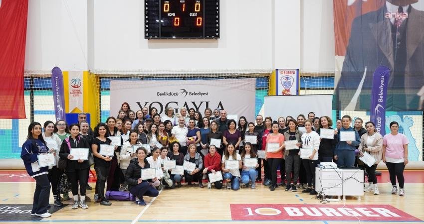 Beylikdüzü Belediyesi, “Yogayla Beden Uyanışı” etkinliğiyle hem zihinsel hem de