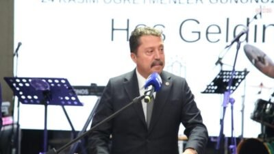 Beypazarı Belediyesi tarafından 24 Kasım Öğretmenler Günü dolayısıyla kutlama programı düzenlendi.