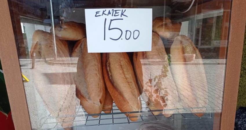 Bilecik’te ekmeğe zam: 200 gramlık somun ekmek 15 liradan satılacak Bilecik’te 200 gramlık somun ekmeğin fiyatı yüzde 20 artışla 15 lira