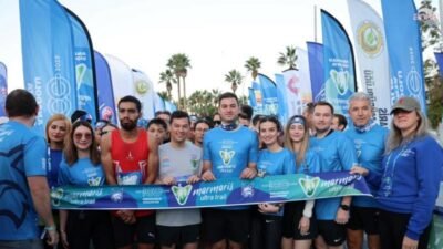 Bodrum Belediye Başkanı Tamer Mandalinci, Bitez’de düzenlenen sabah koşusunda sporcularla