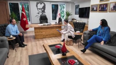 Bornova Belediye Başkanı Ömer Eşki, belediyeye bağlı kafelerde diyabet hastalarına