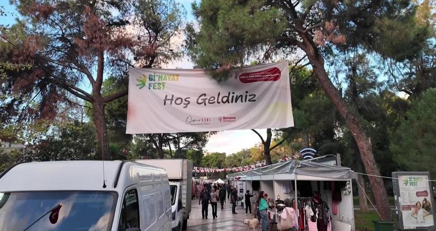 Bornova Büyükpark’ta dayanışma rüzgarı esti Bornova Belediyesi’nin ev sahipliğinde Büyükpark’ta düzenlenen “Bi Hayat Fest”, SMA