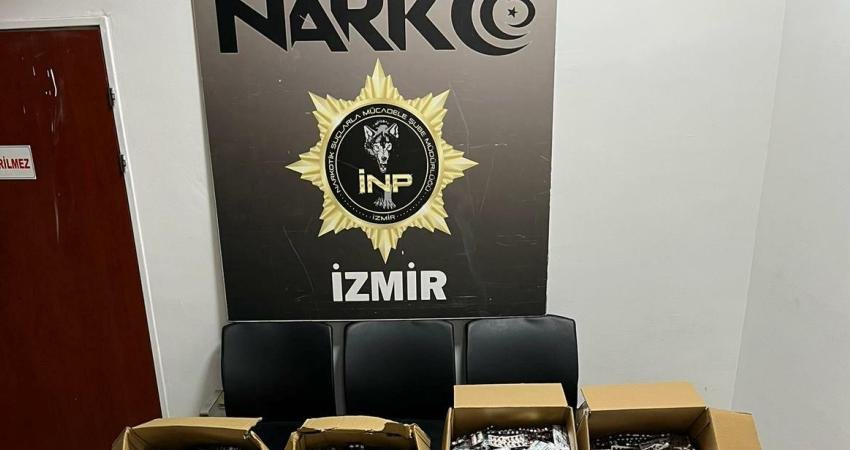İzmir'in Bornova ilçesinde düzenlenen operasyonda 168 bin 448 adet sentetik