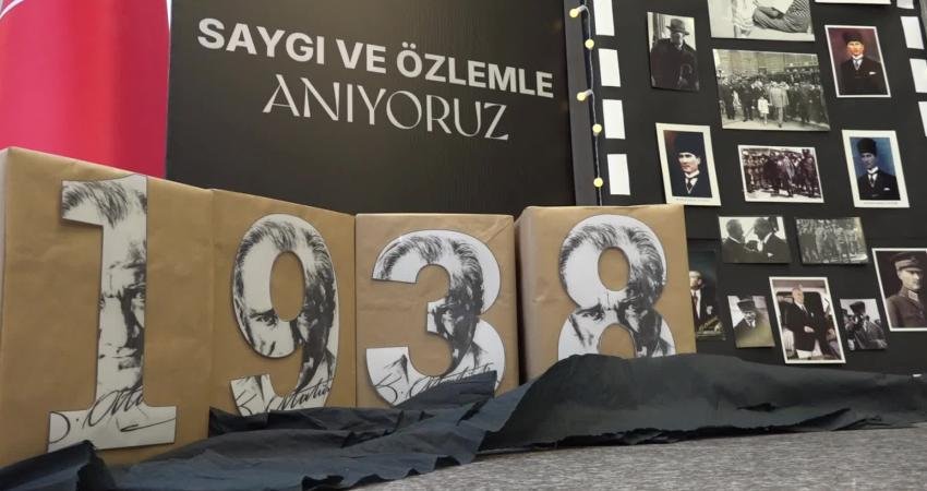 Bornovalı minikler, Atatürk’ü şiirler ve şarkılarla andı Ulu Önder Mustafa Kemal Atatürk, ebediyete irtihalinin 87’nci yılında Bornova’da