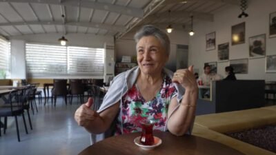 Buca Belediyesi tarafından kitap kafe konseptiyle yıllar sonra yeniden hizmete