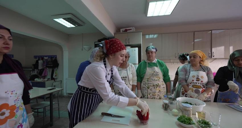 Buca Belediyesi’nin, Buca Halk Eğitimi Merkezi iş birliğiyle Evka-1 Semt