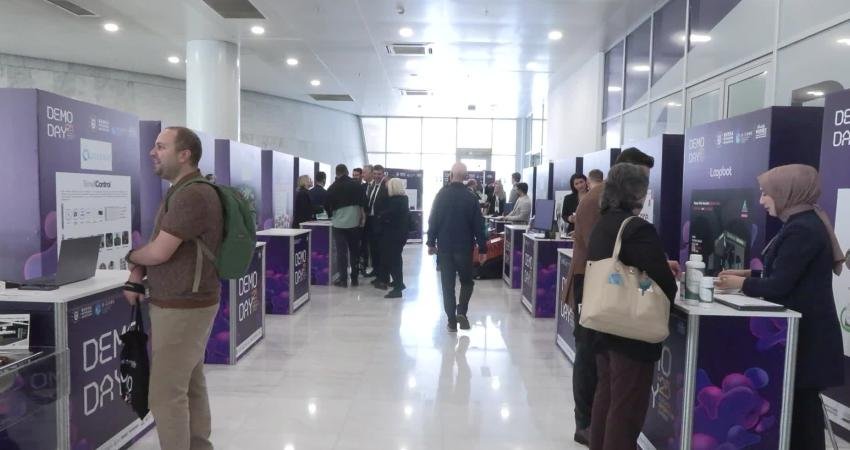 “Bursa Demo Day 2025” programında ödüller verildi Bursa Büyükşehir Belediyesi tarafından genç girişimcileri desteklemek ve kenti girişimcilik