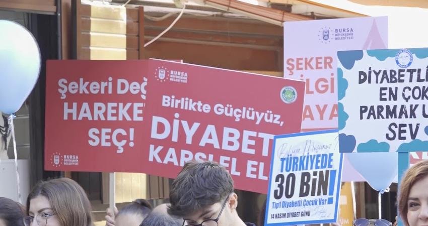Bursa’da vatandaşlar, diyabete karşı dikkat çekmek için yürüdü Bursa Büyükşehir Belediyesi, Bursa Kent Konseyi ve Bursa Tip 1