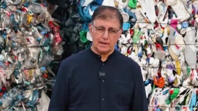 İzmir Büyükşehir Belediye Başkanı Cemil Tugay, kentte atık yönetimi ve