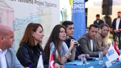 Çeşme Belediyesi, kent merkezinin tarihi dokusunu koruyarak çarşı bölgesini yeniden