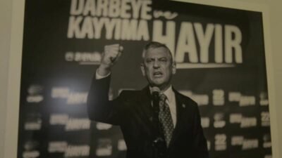 CHP Genel Başkanı Özgür Özel, partisinin 39’uncu Olağan Kurultayı’nda, 19