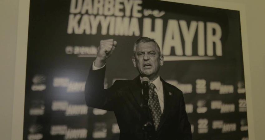 CHP Genel Başkanı Özgür Özel, partisinin 39’uncu Olağan Kurultayı’nda, 19