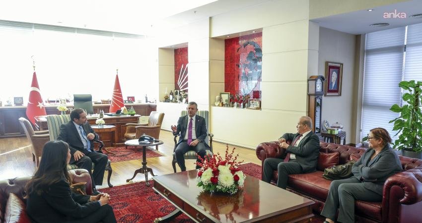 CHP Genel Başkanı Özgür Özel, Kuzey Kıbrıs Türk Cumhuriyeti'nde (KKTC) faaliyet