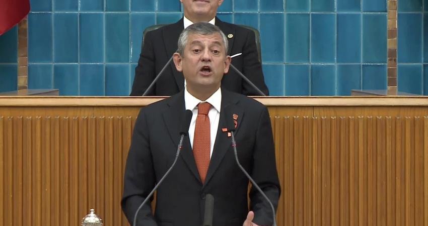 Özgür Özel: “Demirtaş ve Yüksekdağ dahil, siyasi tutukluların serbest kalıp demokratik siyasetin önünün açılması gerekir” CHP Genel Başkanı Özgür Özel, "Sayın Selahattin Demirtaş ve sayın