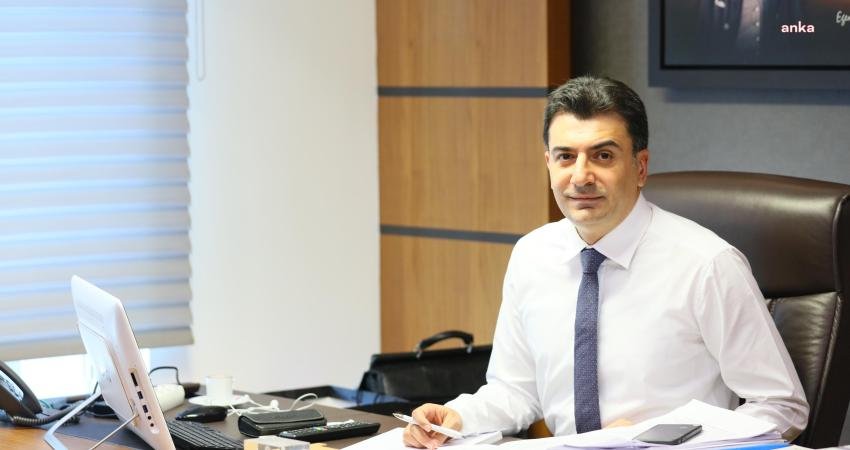 CHP İstanbul Milletvekili Emre: “Ahmet Özer’in tahliyesi doğru bir adımdı; şimdi sırada göreve iadesi var” CHP İstanbul Milletvekili Zeynel Emre, Ahmet Özer'in tahliyesinin doğru bir