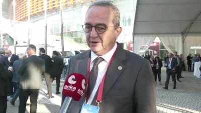 CHP Aydın Milletvekili Bülent Tezcan, "Cumhurbaşkanı adayımız tutsak alınmış; ancak