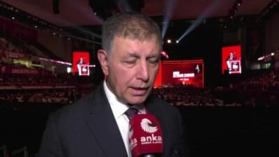 İzmir Büyükşehir Belediye Başkanı Cemil Tugay, CHP'nin 39. Olağan Kurultayı'na