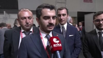 CHP'nin 39'uncu Olağan Kurultayı'nda oy kullanan Çankaya Belediye Başkanı Hüseyin
