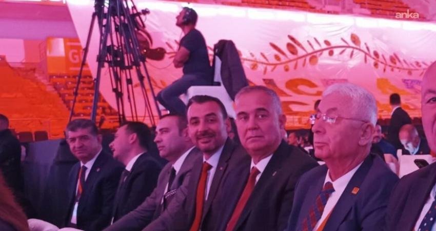 CHP’nin 39’uncu Olağan Kurultayı… Manavgat Belediye Başkan Vekili Çiçek: “Tarihi bir birliktelik ve kararlılık ortaya koyduk” Manavgat Belediye Başkan Vekili Mehmet Çiçek, "Cumhuriyet Halk Partimizin 39.