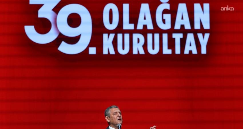 CHP’nin 39’uncu Olağan Kurultayı… Özgür Özel’in anahtar listesi belli oldu CHP’nin 39’uncu Olağan Kurultayı, PM ve YDK seçimleriyle üçüncü gününde