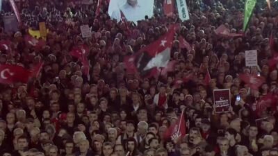 CHP Genel Başkanı Özgür Özel, İBB İddianamesinin açıklanmasının ardından Cumhurbaşkanı