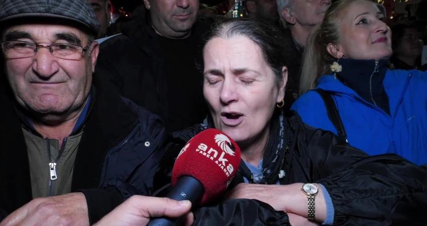 CHP’nin Sultanbeyli’de düzenlediği mitingde yurttaşlardan iddianame tepkisi: İddianame, iddia üzerine hazırlanırsa iddianamedir. İftira varsa iddianame değildir CHP'nin Sultanbeyli'de düzenlediği mitingde konuşan bir yurttaş, "İddianame, iddia üzerine