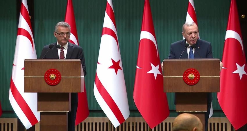 Cumhurbaşkanı Erdoğan: Kıbrıs meselesinde en gerçekçi çözüm Ada’da iki devletin bir arada var olmasından geçiyor Cumhurbaşkanı Recep Tayyip Erdoğan, KKTC Cumhurbaşkanı Tufan Erhürman ile düzenlediği