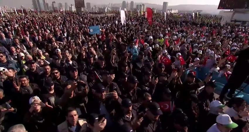 Cumhurbaşkanı Erdoğan: Son 23 yılda 7,5 milyar fidan ve tohumu toprakla buluşturduk Cumhurbaşkanı Recep Tayyip Erdoğan, "Son 23 yılda 7,5 milyar fidan