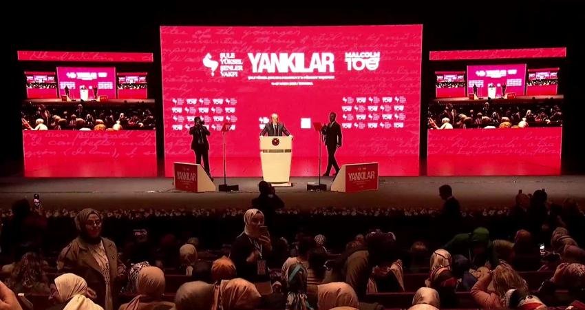 Cumhurbaşkanı Erdoğan: Yarım asrı bulan siyaset hayatımızda bize olan teveccühü asla boşa çıkarmadık, emanete halel getirmedik Cumhurbaşkanı Recep Tayyip Erdoğan, "Yarım asrı bulan siyaset hayatımızda bize