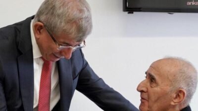 Gelecek Partisi Genel Başkanı Ahmet Davutoğlu, eski CHP Genel Başkanı