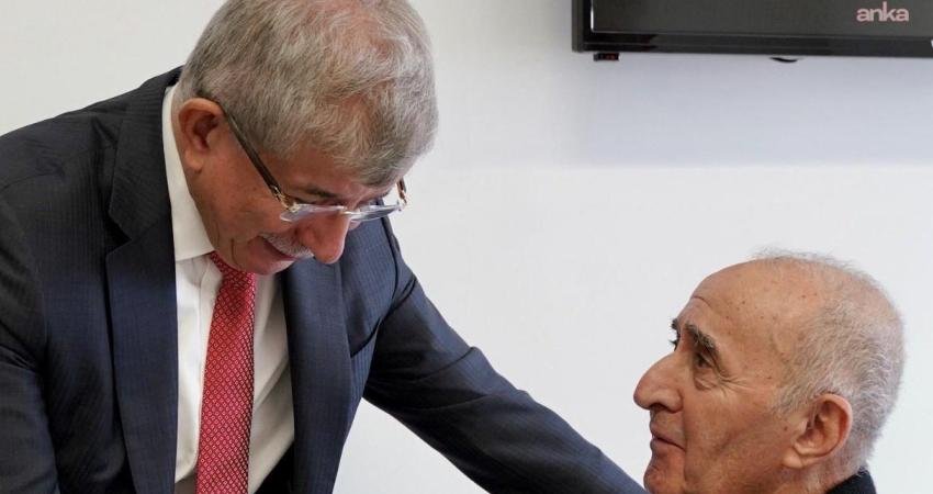 Gelecek Partisi Genel Başkanı Ahmet Davutoğlu, eski CHP Genel Başkanı