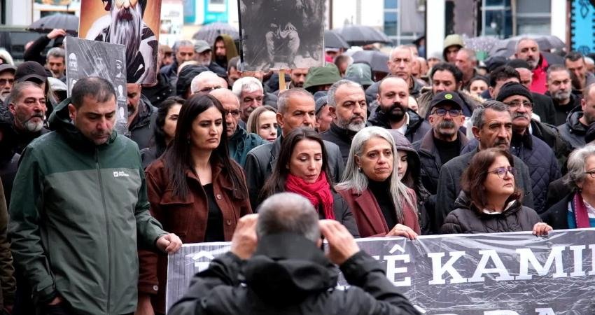 DEM Parti Eş Genel Başkanı Hatimoğulları, Seyit Rıza’yı anma programında konuştu: “Devletin Alevisi olmayacağız” DEM Parti Eş Genel Başkanı Tülay Hatimoğulları, Tunceli’de Seyit Rıza