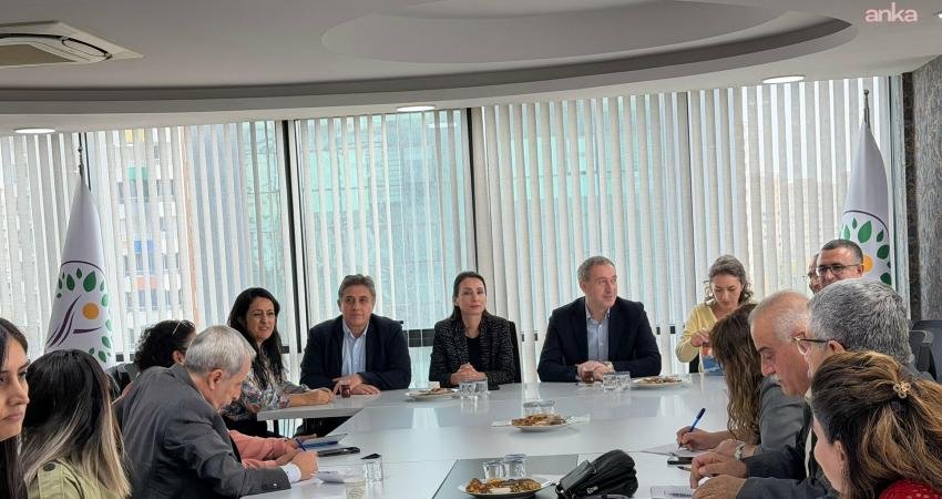 DEM Parti Eş Genel Başkanları Tülay Hatimoğulları ve Tuncer Bakırhan,