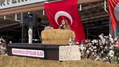 CHP Denizli Milletvekilleri Gülizar Biçer Karaca ve Şeref Arpacı, eylem