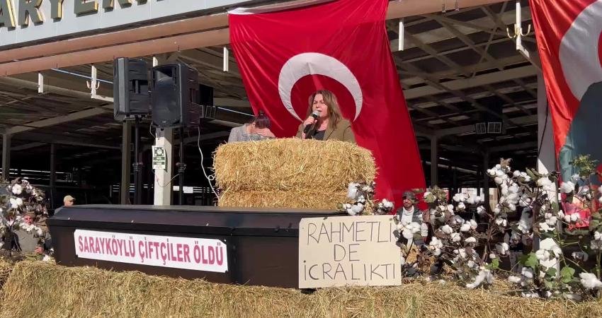 Denizli’de çiftçilerin eylemine CHP’li Karaca ve Arpacı’dan destek: Eğer üretirsek, ürettiğimiz değer bulursa var oluruz, üretemezsek yok oluruz CHP Denizli Milletvekilleri Gülizar Biçer Karaca ve Şeref Arpacı, eylem