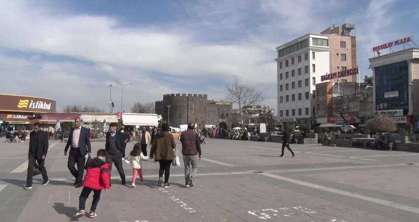 DTSO’nun bölgeler arası eşitsizlik raporu… Türkiye’nin batısı biriktiren bir ekonomik yapıya, doğusu ise tüketemeyen ve borçlanan bir yapıya sahip Diyarbakır Ticaret ve Sanayi Odası tarafından hazırlanan bölgeler arası eşitsizlik