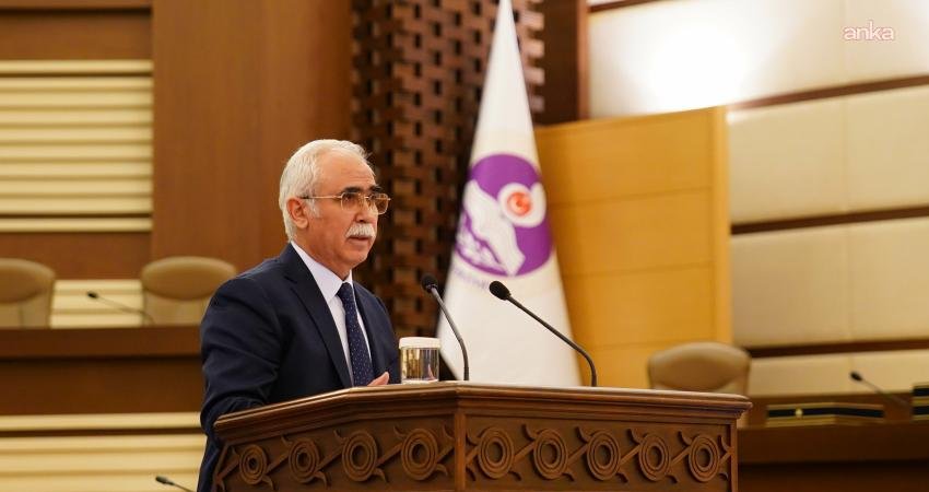 AYM Başkanı Özkaya: “Aziz şehitlerimize Allah’tan rahmet, kederli ailelerine, silah arkadaşlarına ve yüce milletimize sabır ve başsağlığı diliyorum” Anayasa Mahkemesi (AYM) Başkanı Kadir Özkaya, Türk Silahlı Kuvvetleri'ne ait