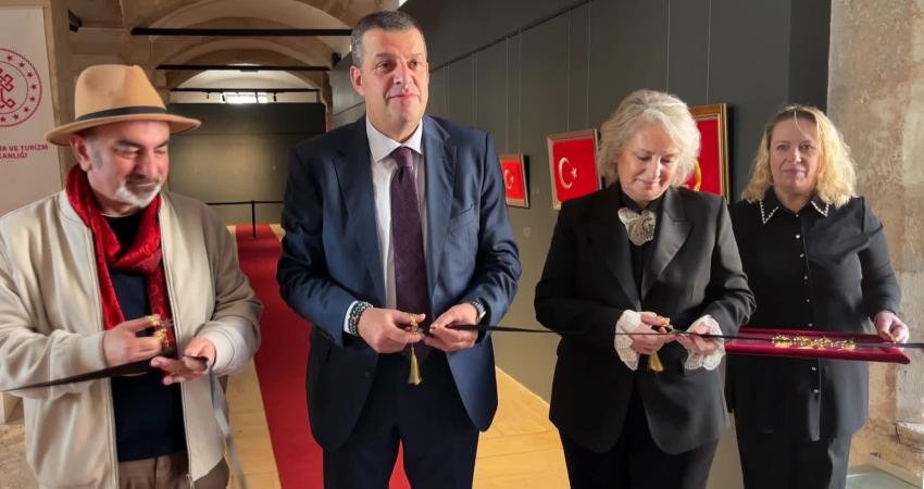 Edirne’de “Ata’ya Saygı” sergisi Edirne Valiliğince düzenlenen 10 Kasım Atatürk’ü anma programı kapsamında, Edirne