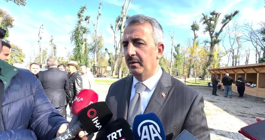 Edirne’nin köklü liselerinden olan Yıldırım Beyazıt Anadolu Lisesi depreme dayanıksız