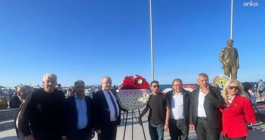 Edremit heyeti, KKTC’nin 42’nci kuruluş yıl dönümü kutlamalarına katıldı Edremit Belediye Başkanı Mehmet Ertaş ve beraberindeki heyet, Kuzey Kıbrıs