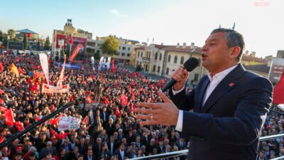 Özgür Özel: “Emekli maaşı açlık sınırından 8 bin lira aşağıda” CHP Genel Başkanı Özgür Özel, "Emekli maaşı açlık sınırından 8