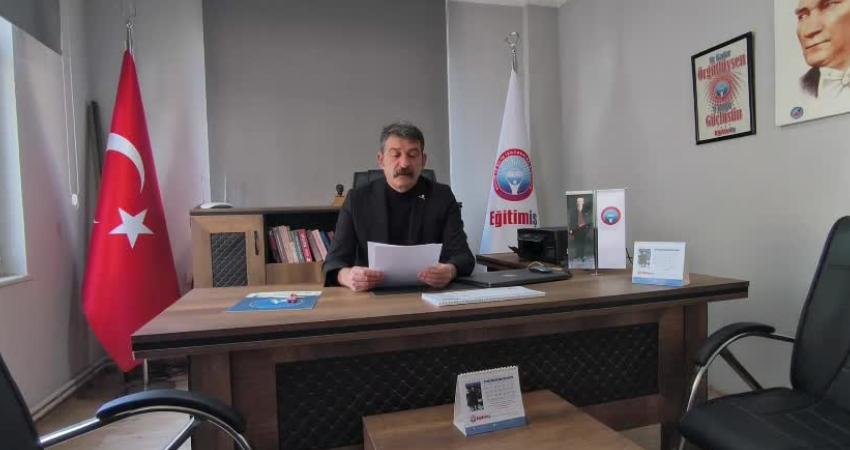 Eğitim-İş’ten Karabük’teki zehirlenme olayına tepki: “Ortaokul öğrencileri neden bir dini kurumun etkinliğine götürülmüştür?” Eğitim-İş Karabük Şube Başkanı Zeki Çelik, Esentepe Mahallesi’nde İl Müftülüğü tarafından