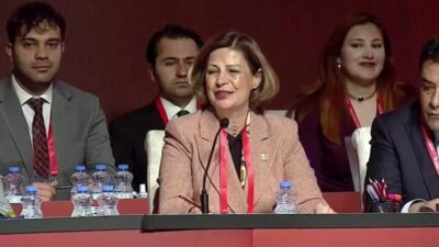 CHP'nin tutuklu Cumhurbaşkanı adayı Ekrem İmamoğlu, CHP'nin 39'uncu Olağan Kurultayı'na yapay