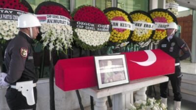 79 yaşında yaşamını yitiren 20. ve 22. Dönem CHP İzmir