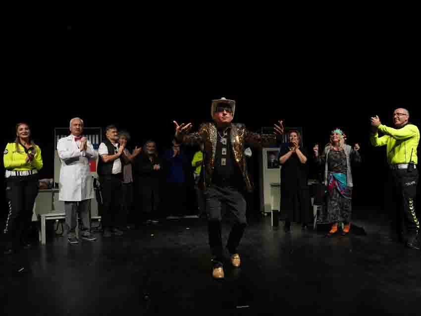 Etimesgut Belediyesi Emekli Tiyatrosu, yeni sezonu “Söz mü?” adlı oyunla