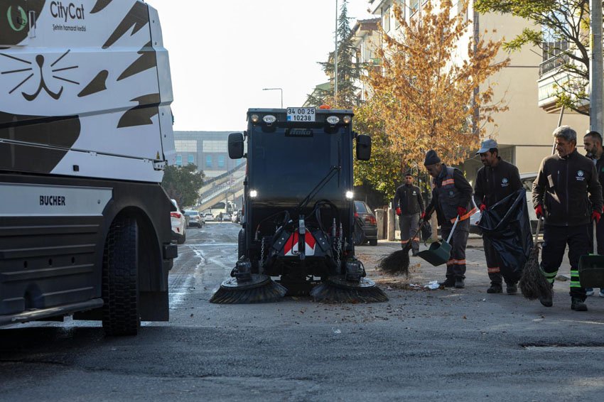 Etimesgut Belediyesi, ilçenin dört bir yanında çevre temizliği ve hijyen